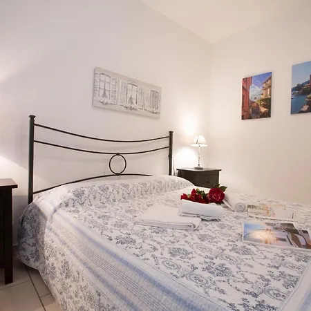 Sleeps 6 Pool Appartamento Argegno