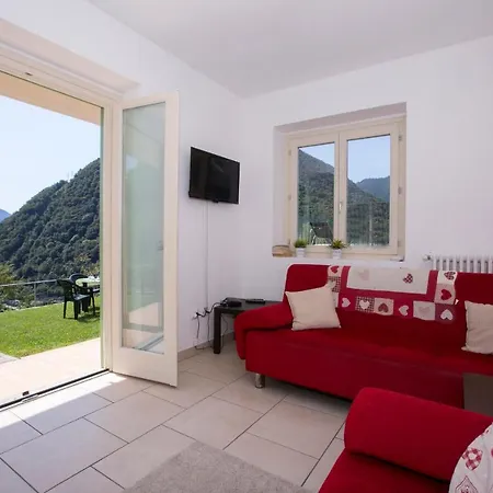 Sleeps 6 Pool Appartamento Argegno