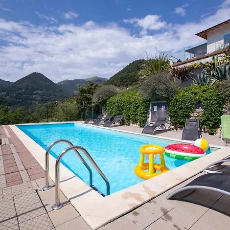 公寓 Sleeps 6 Pool