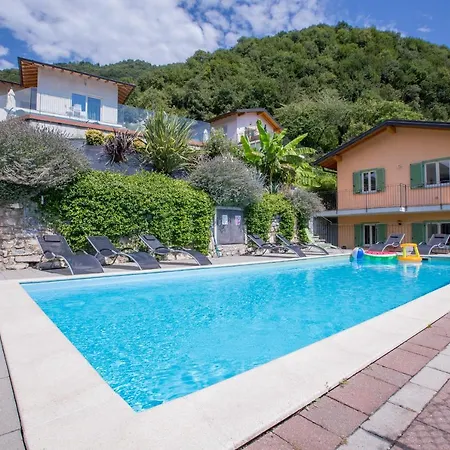Sleeps 6 Pool *