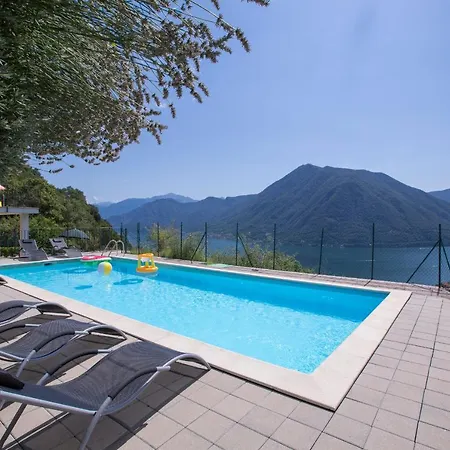 דירה Sleeps 6 Pool *